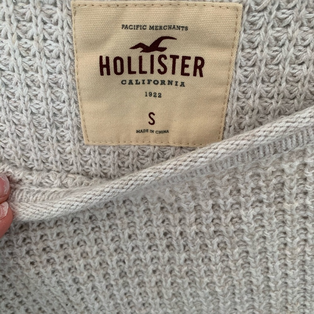 hollister sweater